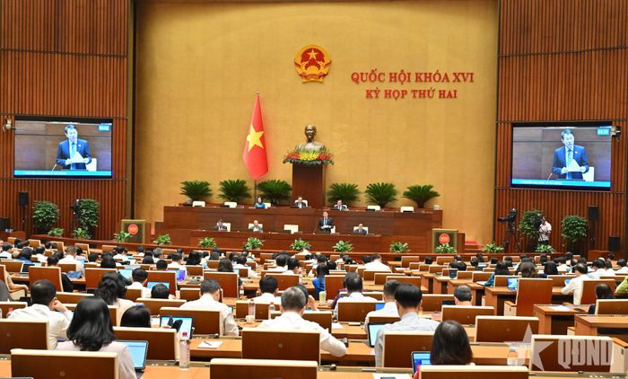 Đại tướng Lương Tam Quang phát biểu giải trình ý kiến của đại biểu Quốc hội. Ảnh: TRỌNG HẢI