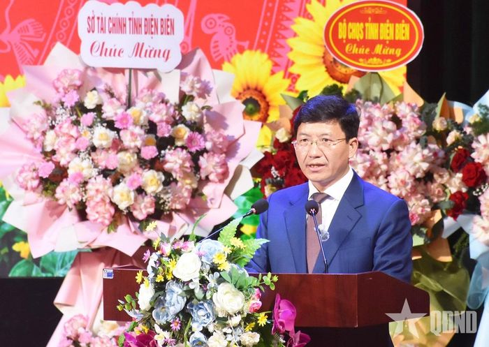 Đồng chí Mùa A Vảng phát biểu tại đại hội.