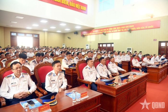 Các đại biểu tham dự khai mạc hội thi, hội thao. 