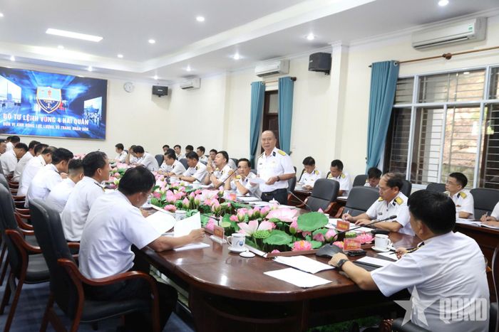 Chỉ huy đơn vị trực thuộc đề xuất giải pháp nâng cao chất lượng công tác xây dựng lực lượng.