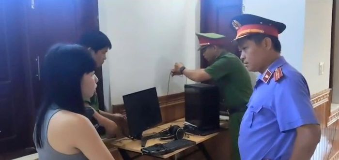Cơ quan chức năng khám xét nơi ở của đối tượng T.