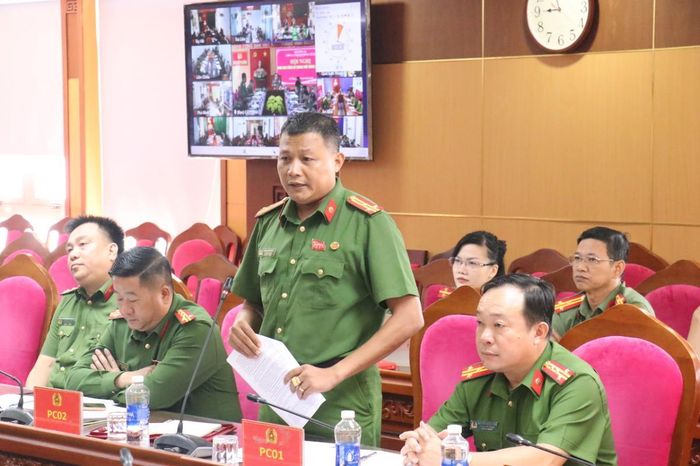 Lãnh đạo phòng CSHS phát biểu thảo luận tại hội nghị