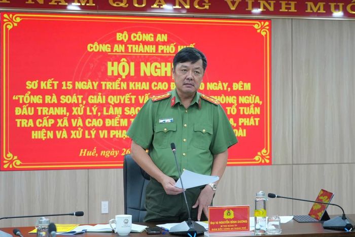 Đại tá Nguyễn Đình Dương, Giám đốc Công an TP Huế phát biểu chỉ đạo tại hội nghị.