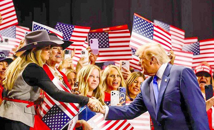 Tổng thống Mỹ Donald Trump và những người ủng hộ đảng Cộng hòa tại Đại hội toàn quốc đảng Cộng hòa tại bang Texas, Mỹ vào ngày 9-9. Ảnh: JUSTIN SULLIVAN/GETTY IMAGES