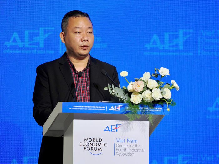  TS Bùi Bá Nghiêm, chuyên viên cao cấp Cục Xuất nhập khẩu, Bộ Công Thương, phát biểu tại phiên thảo luận. Ảnh: HÙNG TRIỀU 