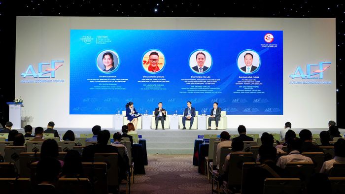 Các diễn giả trao đổi giải pháp phát triển logistics xanh tại Diễn đàn Kinh tế Mùa thu 2026. Ảnh: HÙNG TRIỀU 