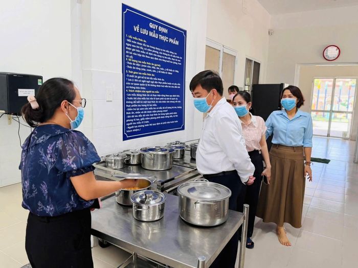  Các trường trên địa bàn xã đã có nhiều cách làm sáng tạo để bảo đảm ATTP cho bữa ăn học đường. 