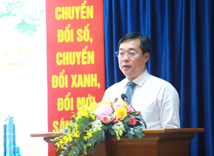 Đồng chí Lê Quốc Phong, Phó Bí thư Thường trực Thành ủy TPHCM, phát biểu tại buổi lễ. Ảnh: PHƯƠNG UYÊN