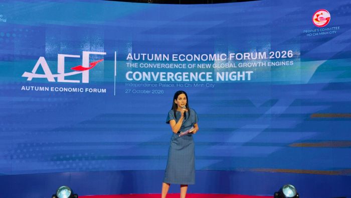  Bà Melisa Atassi, Trưởng nhóm phụ trách hợp tác, chuyển đổi công nghiệp và năng lượng thuộc Mạng lưới C4IR - Diễn đàn Kinh tế Thế giới (WEF) phát biểu. Ảnh: ĐÌNH DƯ 