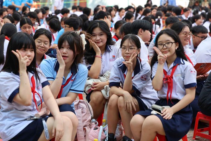  Theo TS Nguyễn Thị Thu Huyền, nhân văn không đồng nghĩa với dung túng. Học sinh có quyền phản biện, bày tỏ chính kiến và yêu cầu được đối xử công bằng 