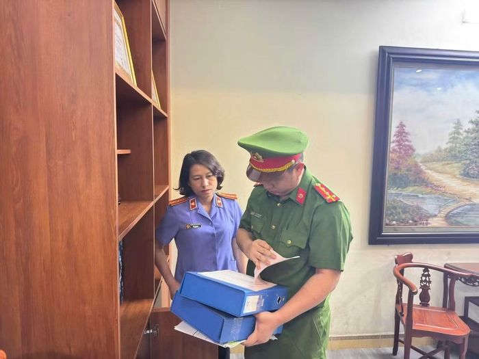 Cơ quan điều tra khám xét nơi ở của Quách Chí Lâm.