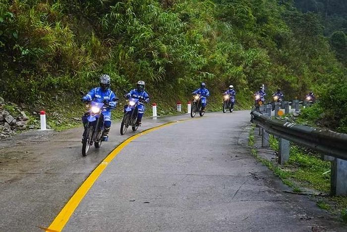 Mùa cuối năm, những cung đường vùng núi phía Bắc trở thành điểm hẹn của những người đam mê khám phá.