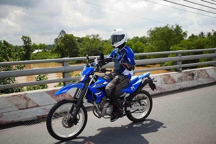 Yamaha WR155R sở hữu thiết kế Dual-Sport đậm chất Enduro hướng đến khả năng di chuyển trên nhiều dạng địa hình.