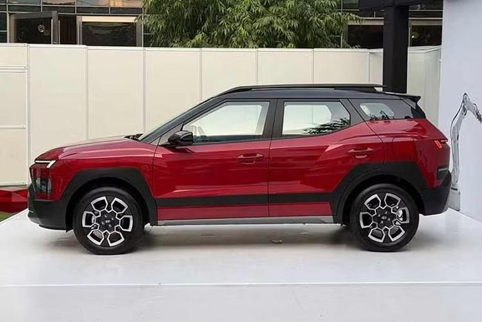 Theo công bố từ hãng, Hyundai Bayon 2026 phiên bản được trang bị hộp số iVT có mức tiêu thụ nhiên liệu trung bình 18,6 km/lít (tương đương khoảng 5,4 lít/100 km). Hyundai cũng có kế hoạch bổ sung biến thể sử dụng khí nén tự nhiên CNG vào năm 2027.