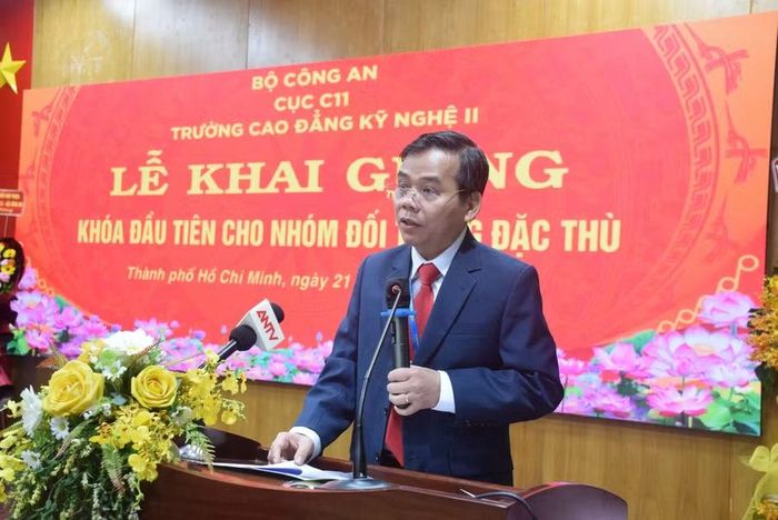 PGS.TS Bùi Văn Hưng, Hiệu trưởng Trường Cao đẳng Kỹ nghệ II.