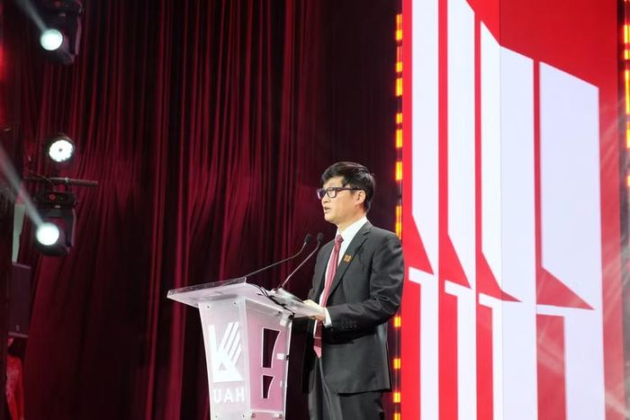 PGS.TS. Phạm Trọng Thuật, Hiệu trưởng Trường Đại học Kiến trúc TPHCM phát biểu tại buổi lễ. Ảnh: Mạnh Tùng.