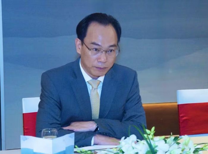 Bộ trưởng Hoàng Minh Sơn trao đổi tại buổi tiếp.