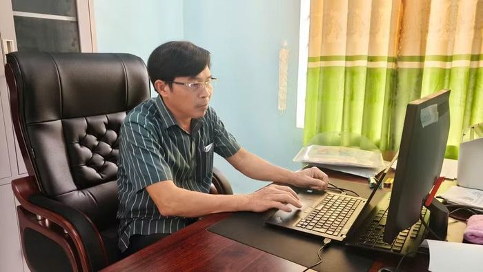 Ông Võ Ngọc Huỳnh - Hiệu trưởng Trường Tiểu học Đinh Tiên Hoàng. (Ảnh: T.H)