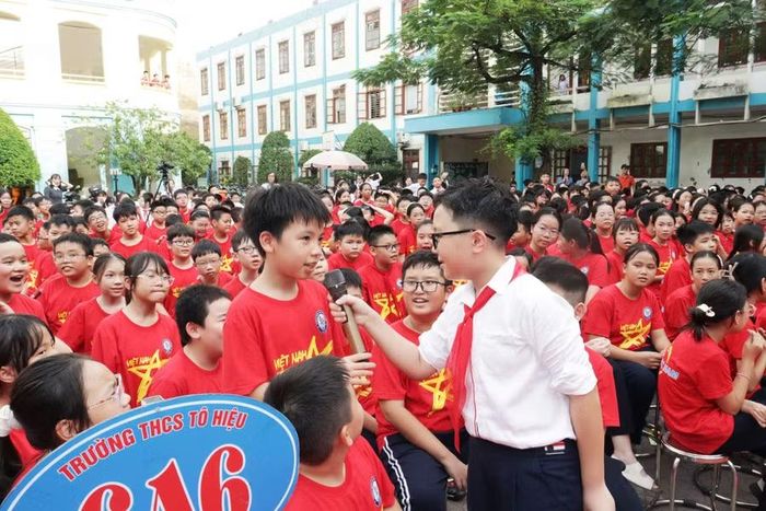 Trường THCS Tô Hiệu, phường Lê Chân vừa ra mắt câu lạc bộ tiếng Anh.