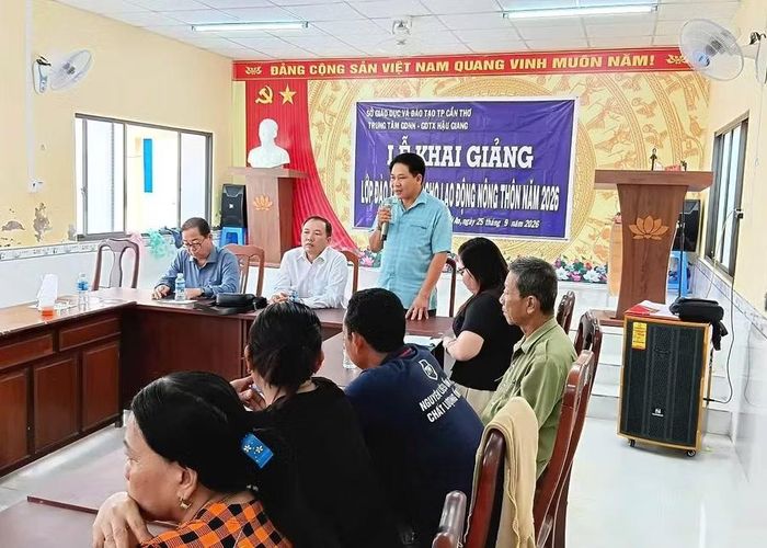 Khai giảng lớp đào tạo nghề trồng rau an toàn cho lao động nông thôn năm 2026. Ảnh: Xã Thạnh Thới An.