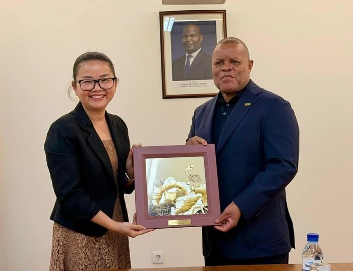 Bộ trưởng Roberto Mito Albino vui mừng trước những kết quả hợp tác hiệu quả giữa Việt Nam và Mozambique. (Nguồn: ĐSQ Việt Nam tại Mozambique)