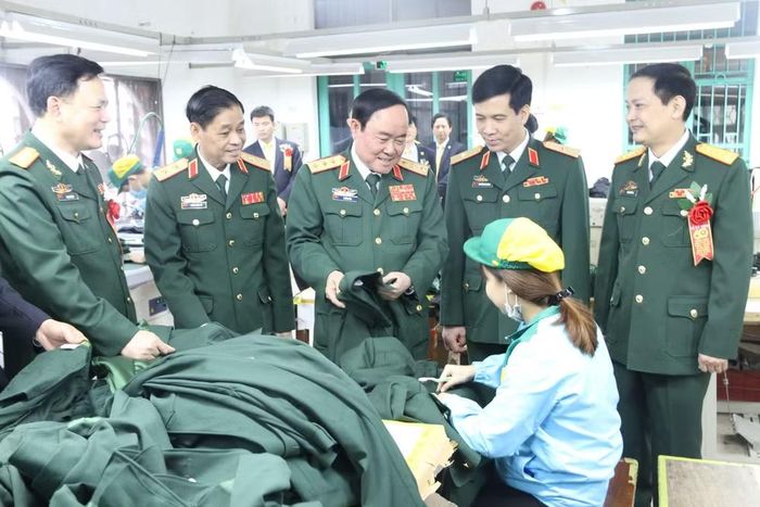 Sửa đổi điều kiện đầu tư kinh doanh quân trang, quân dụng phục vụ quốc phòng, an ninh. Ảnh minh họa - CP