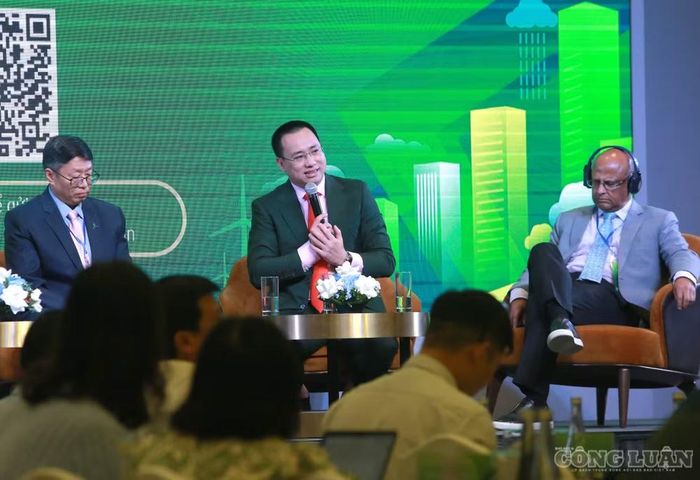 Ông Lê Văn Nghi, Chủ tịch kiêm Tổng Giám đốc QIS Global thông tin tại hội thảo.