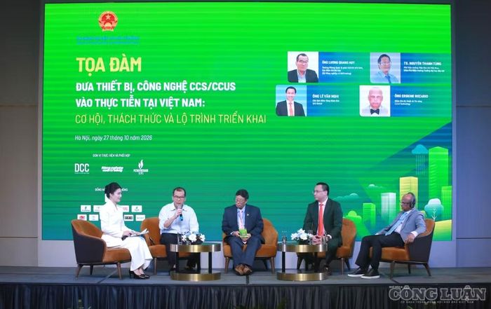 Các chuyên gia thảo luận tại toạ đàm Hội thảo “Công nghệ thu giữ, sử dụng và lưu trữ CO₂ (CCUS): Giải pháp thúc đẩy Net Zero tại Việt Nam.
