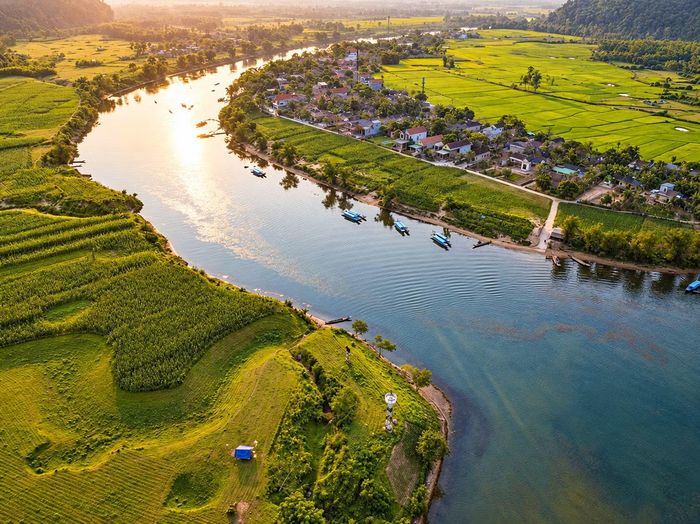 Một góc sông Son chảy qua Di sản Thiên nhiên thế giới Phong Nha - Kẻ Bàng.