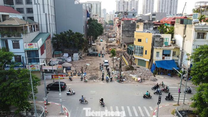 Từ cuối tháng 6/2026, phường Cầu Giấy tổ chức giải phóng mặt bằng để thực hiện dự án cải tạo, mở rộng ngõ 381 Nguyễn Khang đoạn từ phố Thành Thái đến đường Nguyễn Khang, thông với Vành đai 2,5.