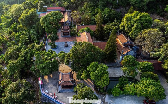 Từ thời Trần (thế kỷ XIV), chùa được Đệ Nhị tổ Pháp Loa tôn giả mở rộng, phát triển, trở thành đại danh lam, gắn liền với cuộc đời, sự nghiệp của ngài.