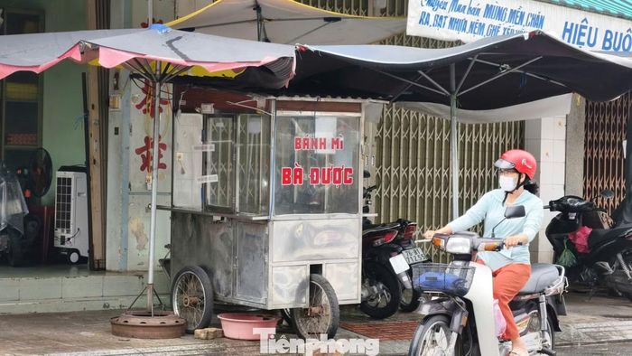 Điểm bán bánh mì Bà Được (trên đường Duy Tân, phường Cẩm Thành, tỉnh Quảng Ngãi).