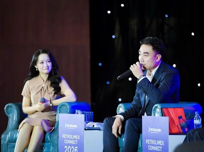 Ông Trần Tuấn Linh – Thành viên HĐQT Petrolimex chia sẻ tại Tọa đàm