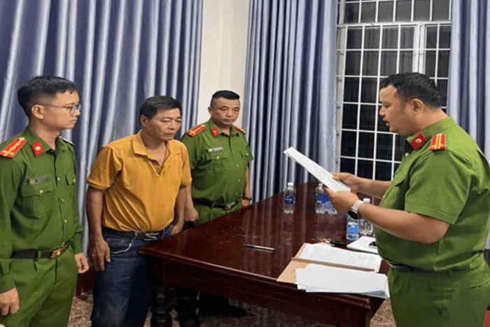 Cơ quan Cảnh sát điều tra đọc các quyết định liên quan đến khởi tố Ngô Văn Dũng
