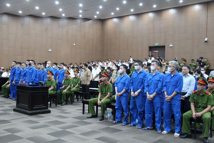 Các bị cáo tại phiên tòa.