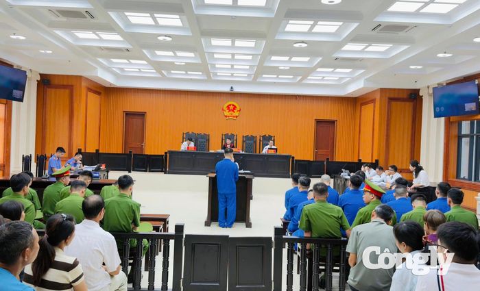 Toàn cảnh phiên tòa sơ thẩm. (Ảnh: Kim Oanh)
