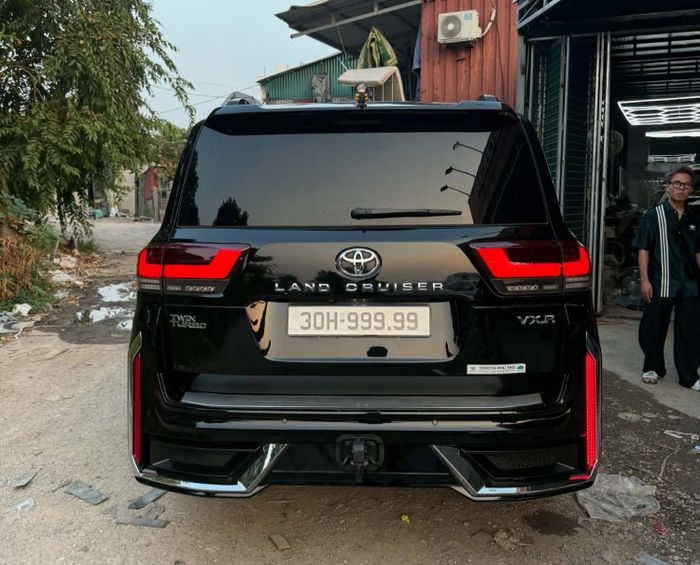 Phần đuôi xe. Ảnh: Đức Độ.