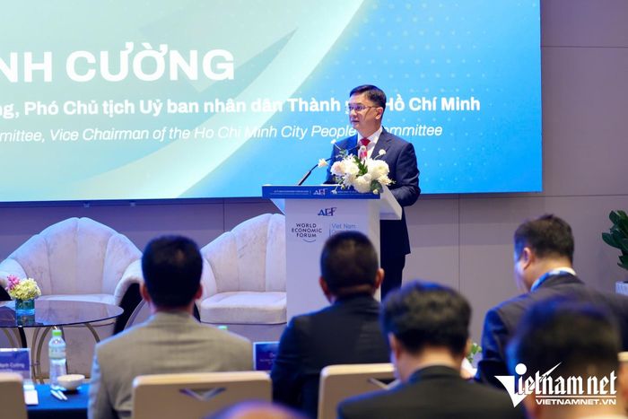 Phó Chủ tịch UBND TPHCM Nguyễn Mạnh Cường phát biểu tại hội thảo. Ảnh: Phước Sáng
