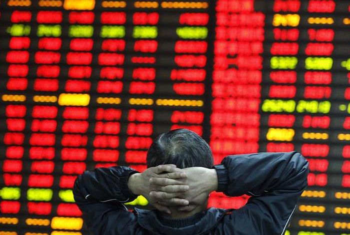 Thị trường chứng khoán Trung Quốc giảm mạnh. Ảnh minh họa: WSJ