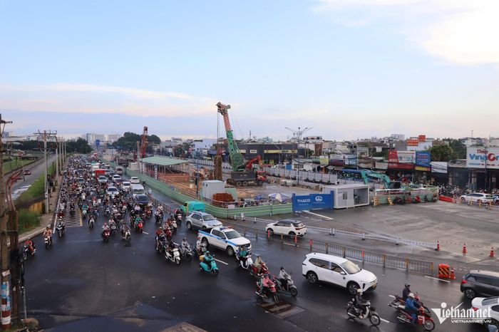 TPHCM đang tăng tốc thi công đồng loạt các nhà ga metro số 2 (đoạn Bến Thành - Tham Lương). Ảnh: Tuấn Kiệt