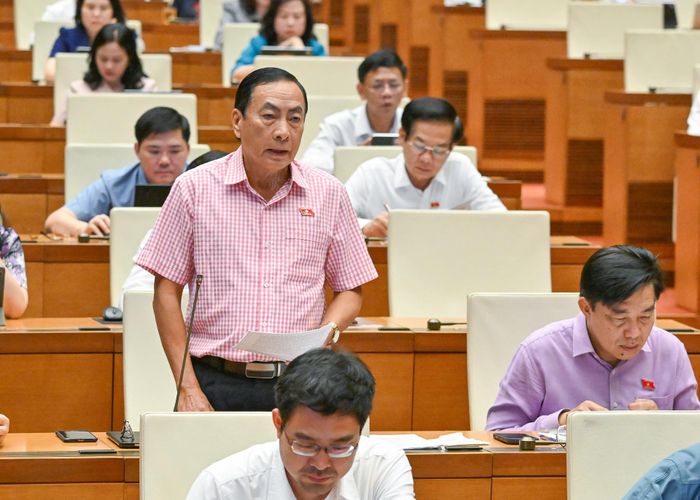 Đại biểu Phạm Văn Hòa