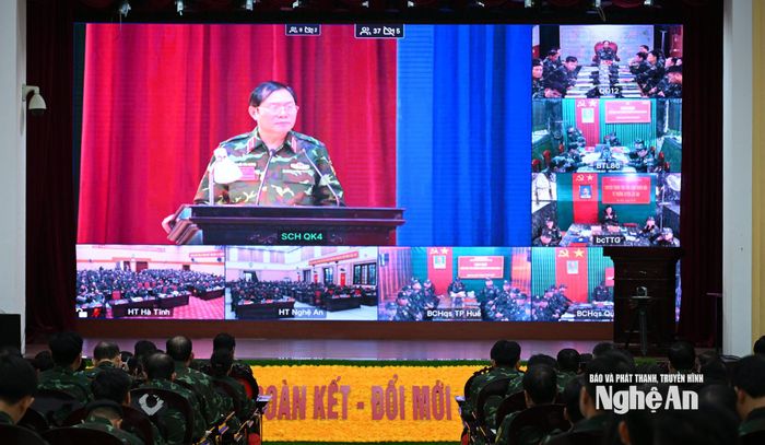Đại tướng Nguyễn Tân Cương phát biểu khai mạc diễn tập tại điểm cầu Quân khu 4. Ảnh: Thành Cường