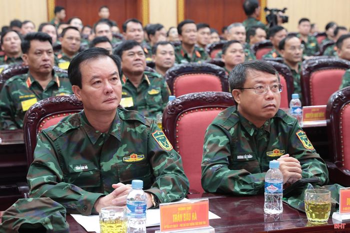 Đồng chí Dương Tất Thắng - Ủy viên BTV Tỉnh ủy, Phó Chủ tịch Thường trực HĐND tỉnh và đồng chí Trần Báu Hà - Ủy viên BTV Tỉnh ủy, Phó Chủ tịch Thường trực UBND tỉnh dự khai mạc ở điểm cầu Hà Tĩnh.