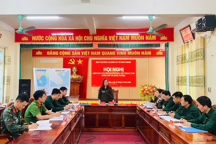 Ban Thường vụ Đảng ủy xã Sơn Giang tổ chức hội nghị lãnh đạo chuyển lực lượng vũ trang từ trạng thái thường xuyên lên trạng thái sẵn sàng chiến đấu cao, chuyển địa phương vào trạng thái khẩn cấp về quốc phòng.