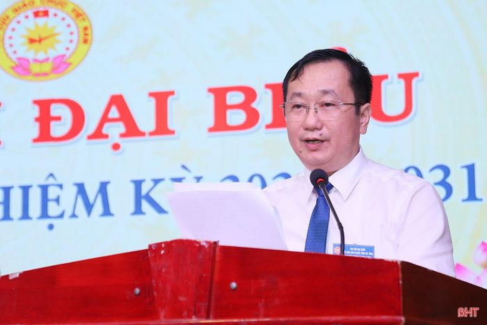 Phó Giám đốc Sở Giáo dục và Đào tạo Nguyễn Ngọc Lê Nam phát biểu tại đại hội.