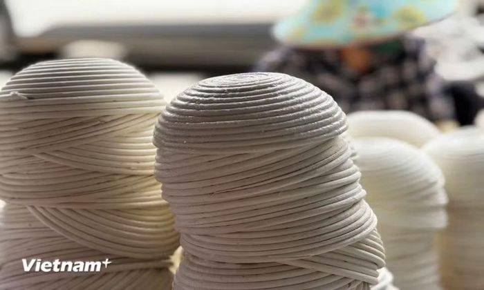 Sản phẩm mây tre đan Phú Vinh không chỉ tiêu thụ trong nước mà đã có mặt tại nhiều thị trường khó tính như Mỹ, Hàn Quốc, Nhật Bản, Pháp, Đức, Anh, Tây Ban Nha. (Ảnh: Thái Hà/Vietnam+)