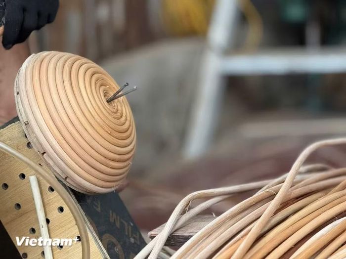 Sản phẩm mây tre đan Phú Vinh không chỉ tiêu thụ trong nước mà đã có mặt tại nhiều thị trường khó tính như Mỹ, Hàn Quốc, Nhật Bản, Pháp, Đức, Anh, Tây Ban Nha. (Ảnh: Thái Hà/Vietnam+)