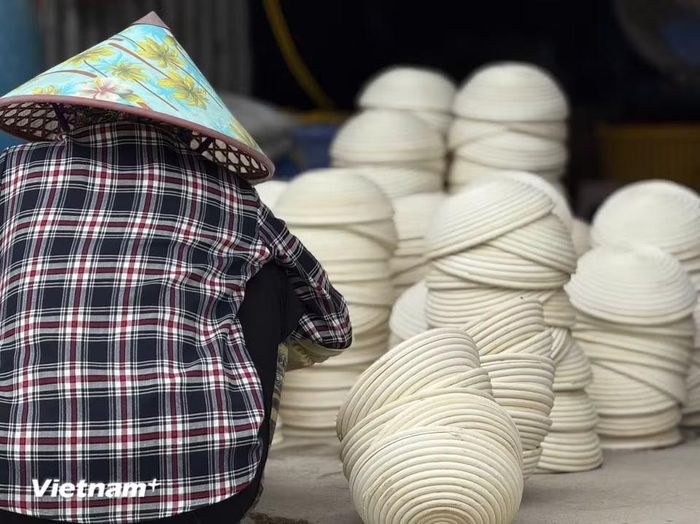 Những sản phẩm mang theo cả câu chuyện văn hóa của một vùng quê đồng bằng Bắc Bộ. (Ảnh: Thái Hà/Vietnam+)