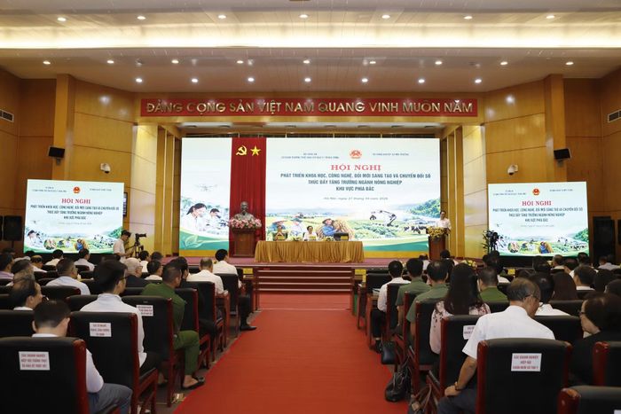  Bộ trưởng Bộ Nông nghiệp và Môi trường Trịnh Việt Hùng phát biểu. (Ảnh: Khương Trung/Vietnam+) 