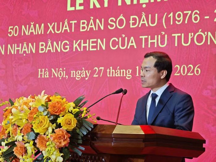 Phó Giáo sư-Tiến sỹ Nguyễn Mạnh Hùng, Phó Giám đốc Học viện Chính trị Quốc gia Hồ Chí Minh phát biểu. (Ảnh: Nam Sương/TTXVN)
